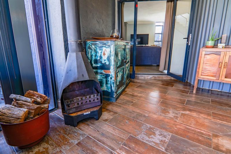 5 Bedroom Property for Sale in Copperleaf Estate Gauteng