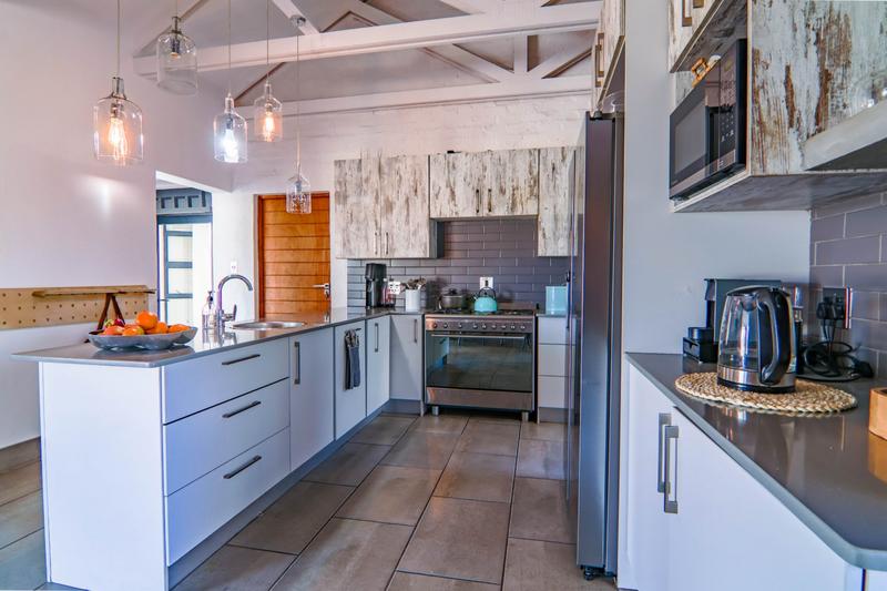 5 Bedroom Property for Sale in Copperleaf Estate Gauteng