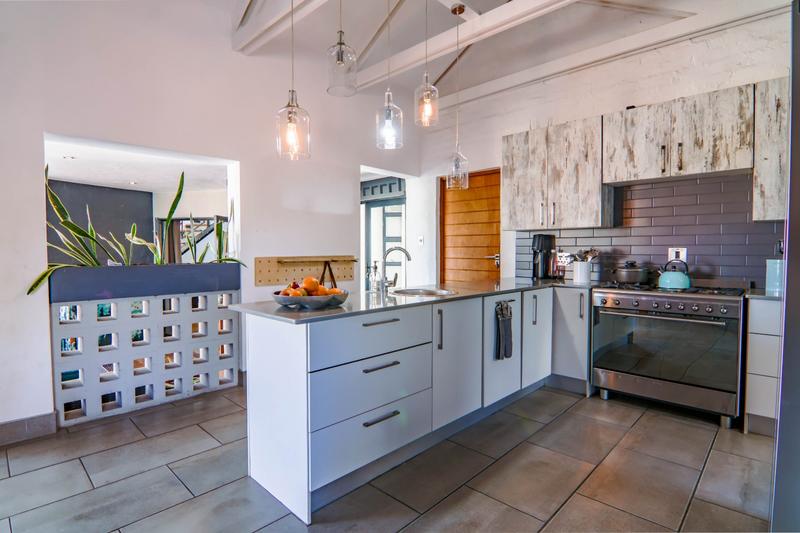 5 Bedroom Property for Sale in Copperleaf Estate Gauteng