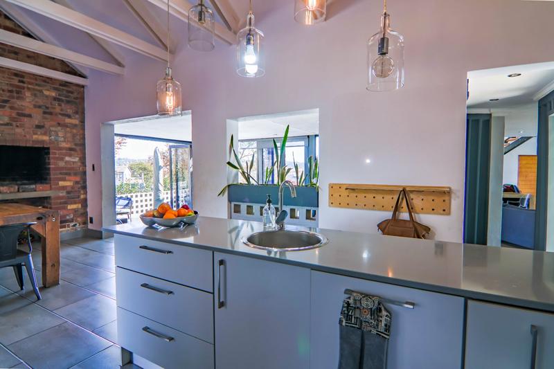 5 Bedroom Property for Sale in Copperleaf Estate Gauteng