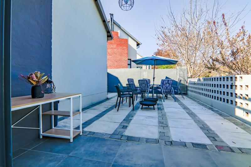 5 Bedroom Property for Sale in Copperleaf Estate Gauteng