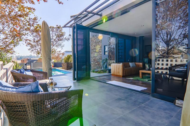 5 Bedroom Property for Sale in Copperleaf Estate Gauteng