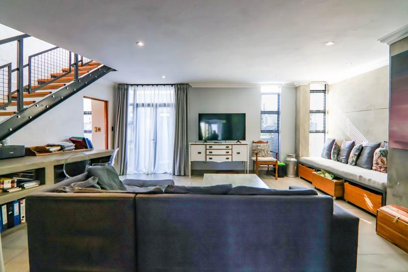 5 Bedroom Property for Sale in Copperleaf Estate Gauteng
