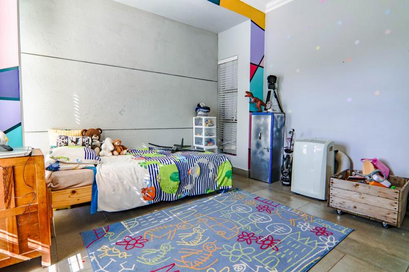 5 Bedroom Property for Sale in Copperleaf Estate Gauteng