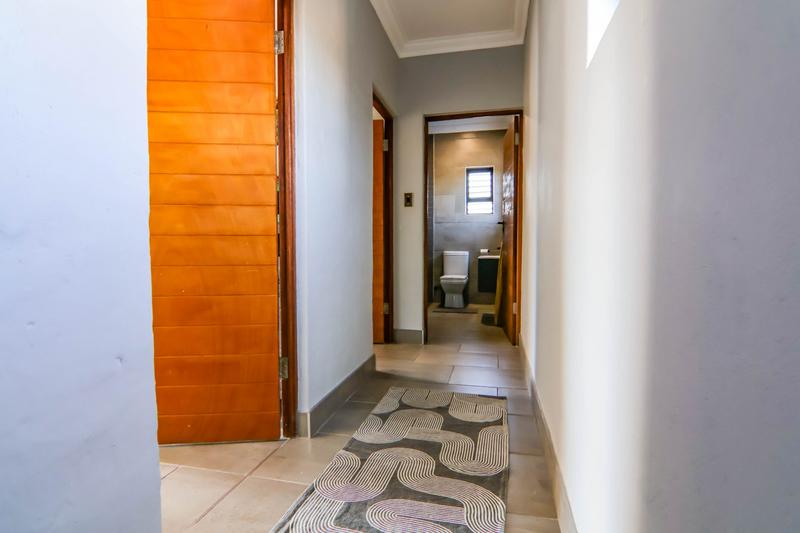 5 Bedroom Property for Sale in Copperleaf Estate Gauteng