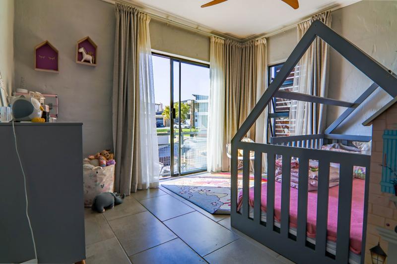 5 Bedroom Property for Sale in Copperleaf Estate Gauteng