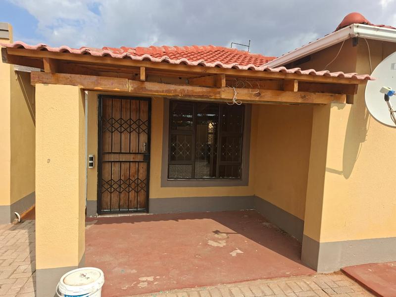 To Let 3 Bedroom Property for Rent in Protea Glen Gauteng
