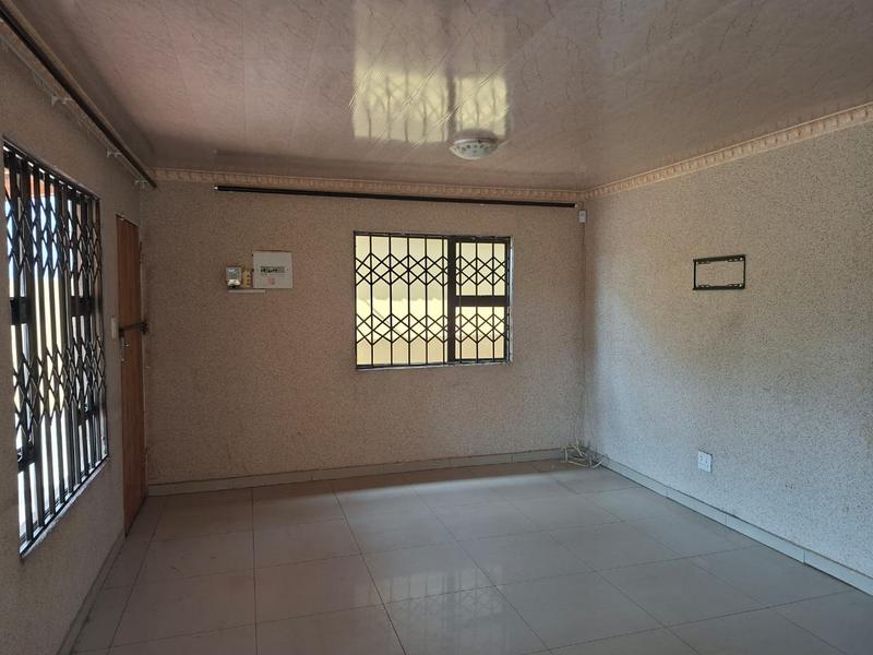 To Let 3 Bedroom Property for Rent in Protea Glen Gauteng