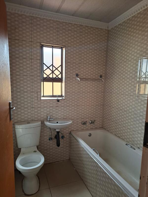 To Let 3 Bedroom Property for Rent in Protea Glen Gauteng