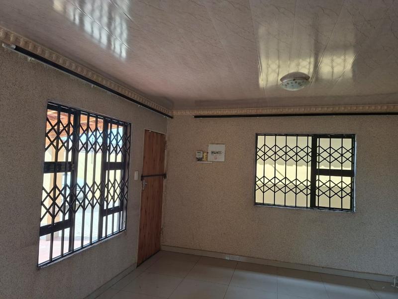 To Let 3 Bedroom Property for Rent in Protea Glen Gauteng