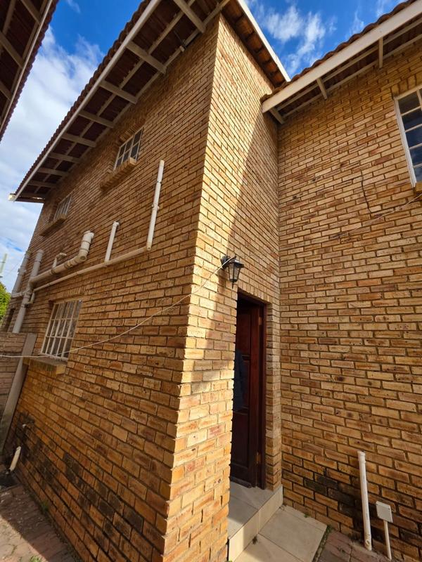 To Let 3 Bedroom Property for Rent in Greenhills Gauteng