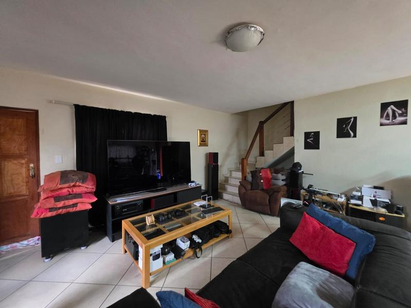To Let 3 Bedroom Property for Rent in Greenhills Gauteng