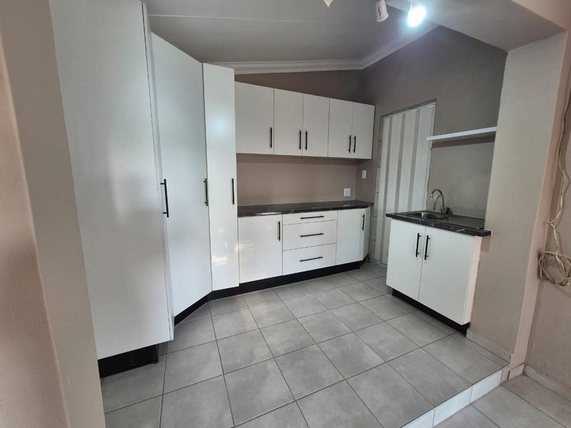 To Let 1 Bedroom Property for Rent in Tyger Valley Gauteng