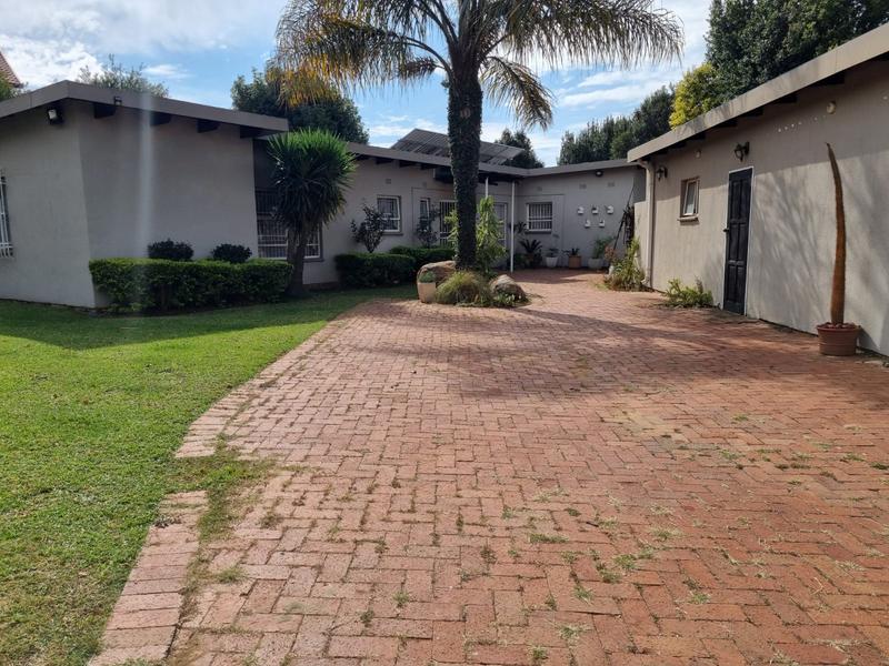 4 Bedroom Property for Sale in Garsfontein Gauteng