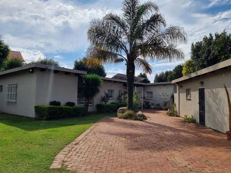 4 Bedroom Property for Sale in Garsfontein Gauteng