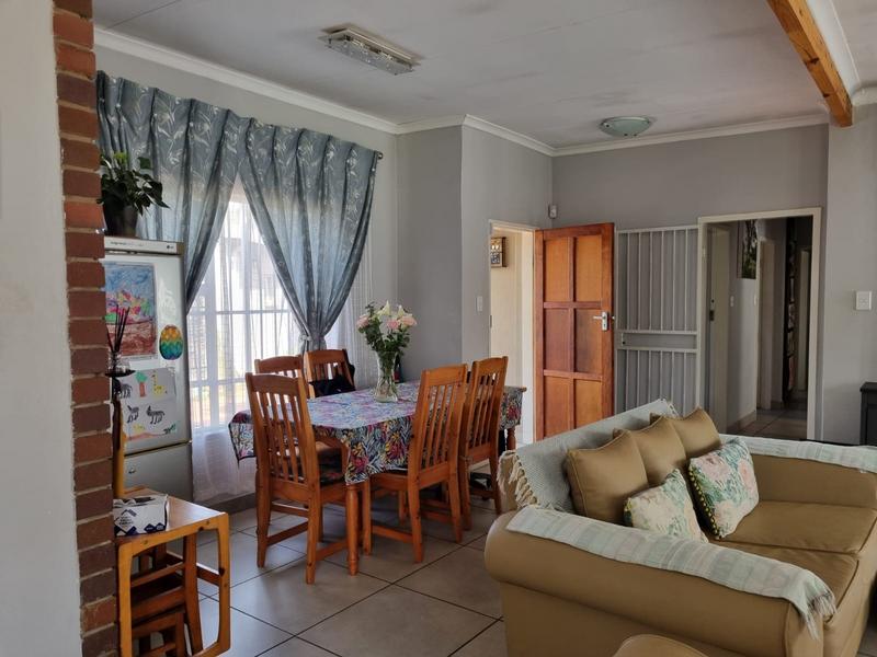 4 Bedroom Property for Sale in Garsfontein Gauteng