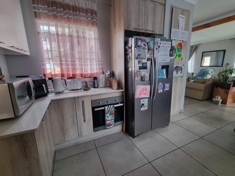 4 Bedroom Property for Sale in Garsfontein Gauteng
