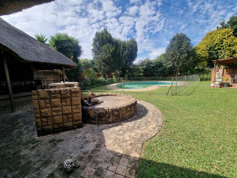 4 Bedroom Property for Sale in Garsfontein Gauteng