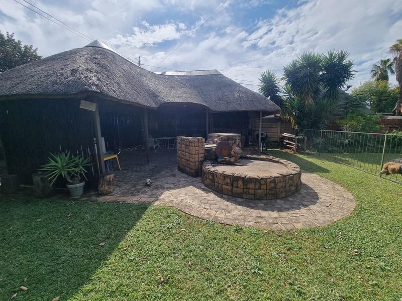 4 Bedroom Property for Sale in Garsfontein Gauteng
