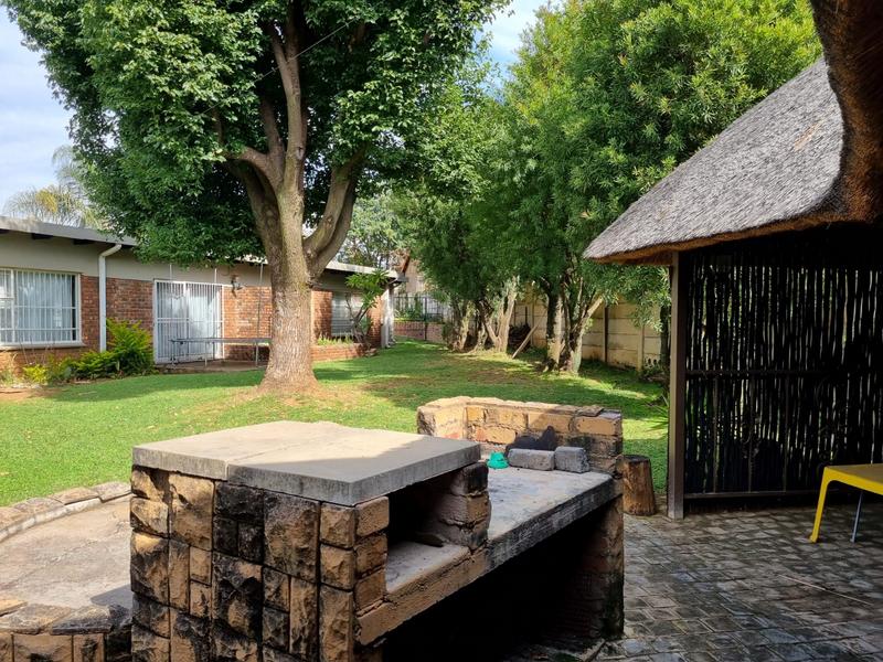 4 Bedroom Property for Sale in Garsfontein Gauteng