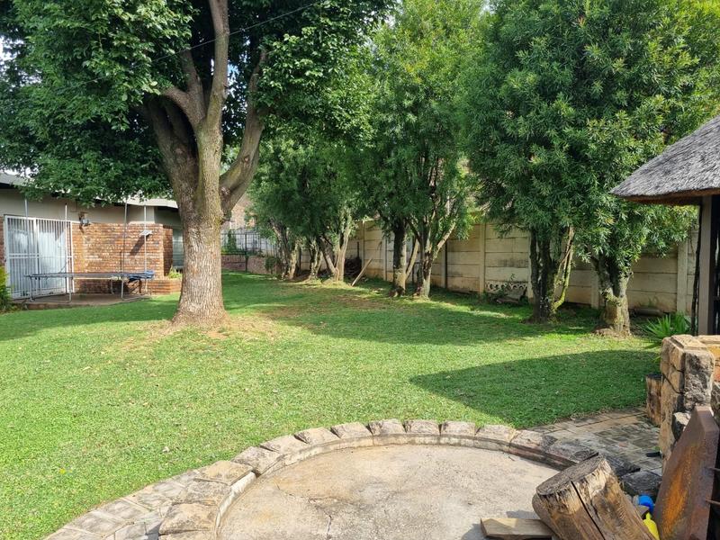 4 Bedroom Property for Sale in Garsfontein Gauteng