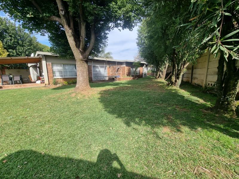 4 Bedroom Property for Sale in Garsfontein Gauteng