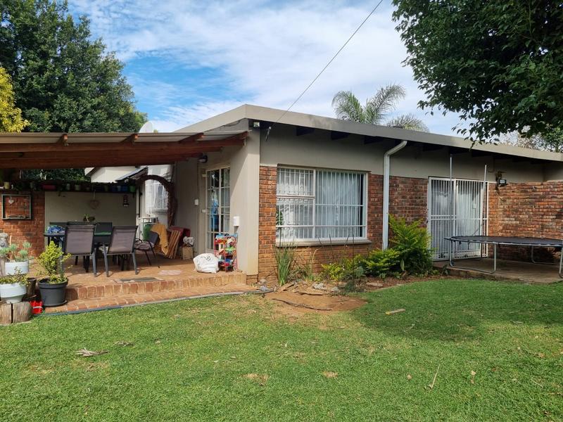 4 Bedroom Property for Sale in Garsfontein Gauteng