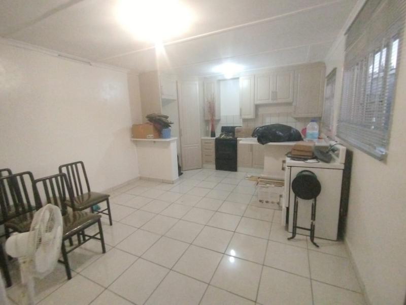 To Let 2 Bedroom Property for Rent in Robertsham Gauteng