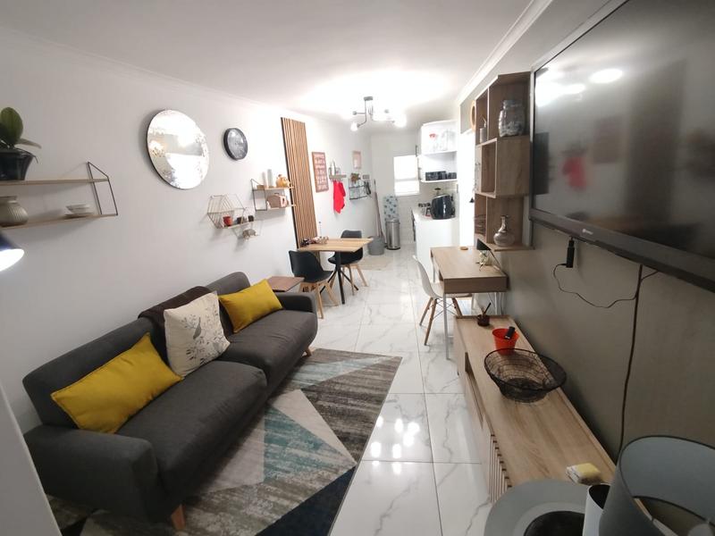 1 Bedroom Property for Sale in Lonehill Gauteng