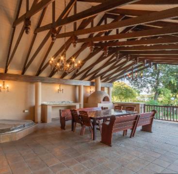 3 Bedroom Property for Sale in Lakefield Gauteng