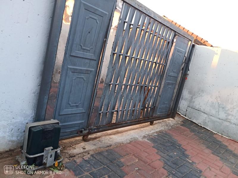 3 Bedroom Property for Sale in Windmill Park Gauteng