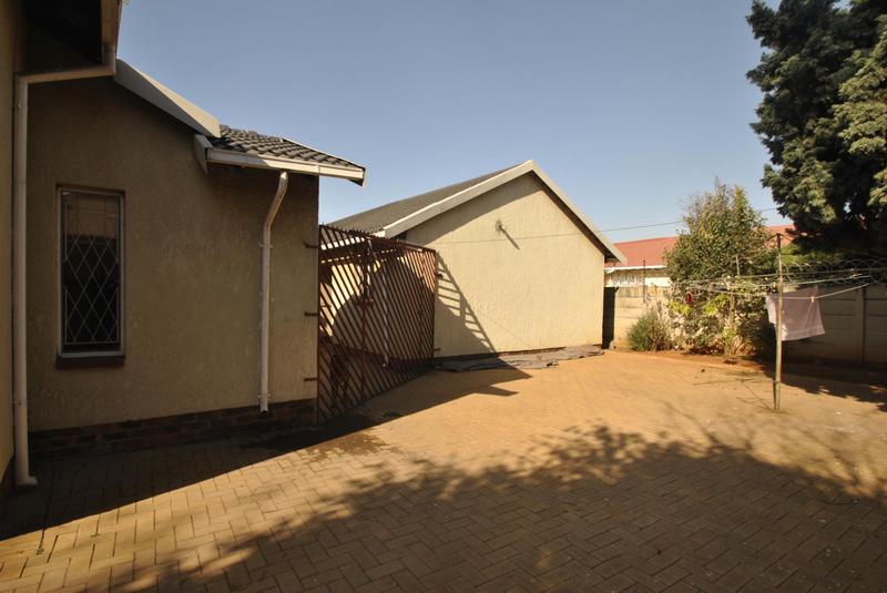 4 Bedroom Property for Sale in Groeneweide Gauteng