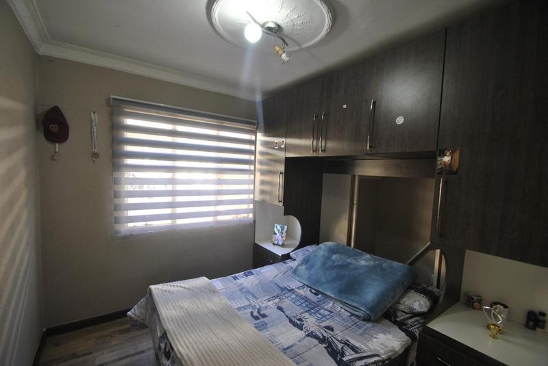 4 Bedroom Property for Sale in Groeneweide Gauteng