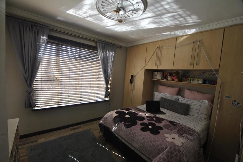 4 Bedroom Property for Sale in Groeneweide Gauteng