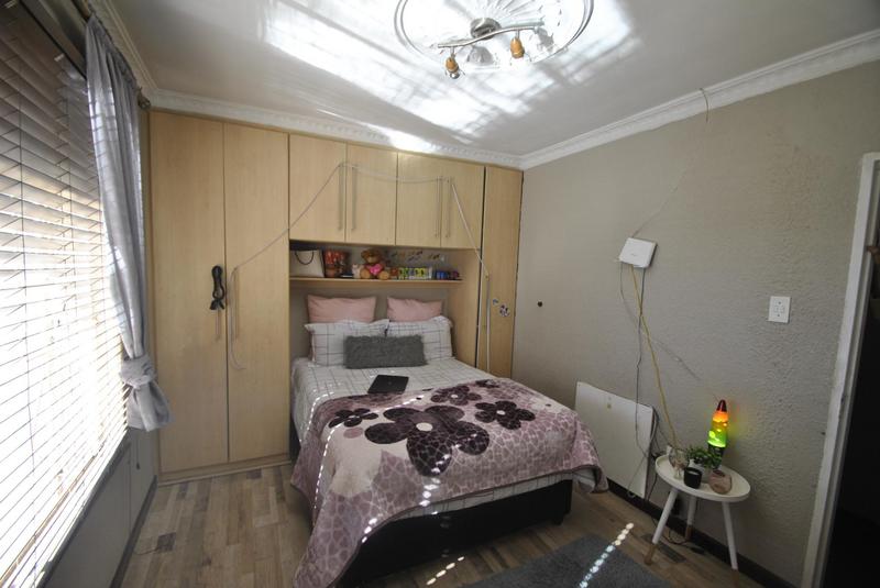 4 Bedroom Property for Sale in Groeneweide Gauteng