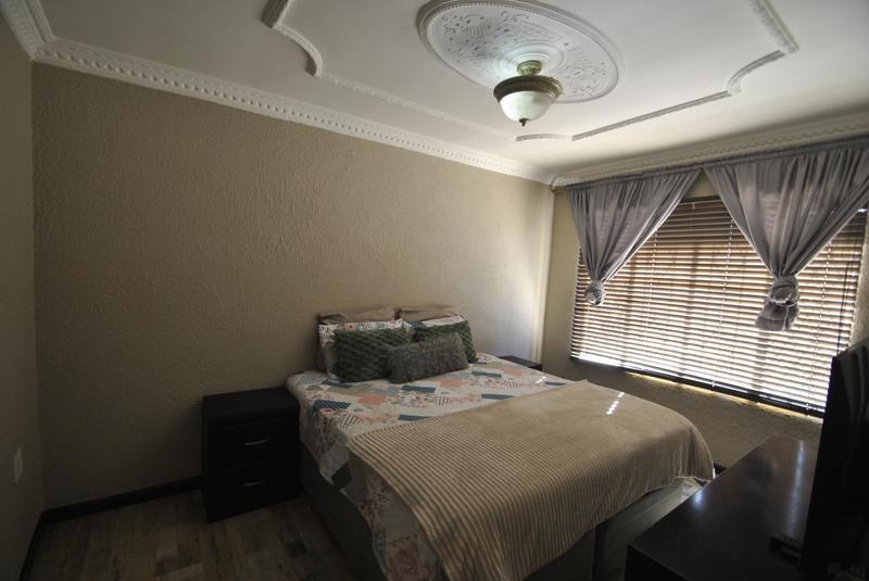 4 Bedroom Property for Sale in Groeneweide Gauteng