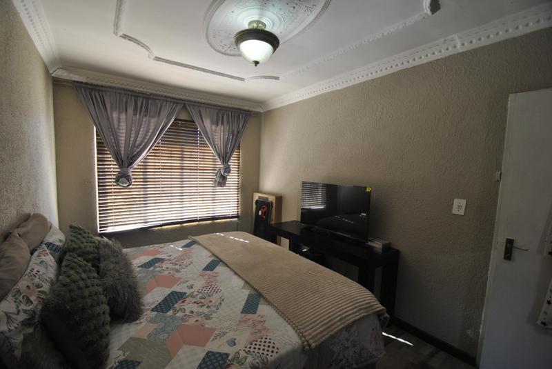 4 Bedroom Property for Sale in Groeneweide Gauteng