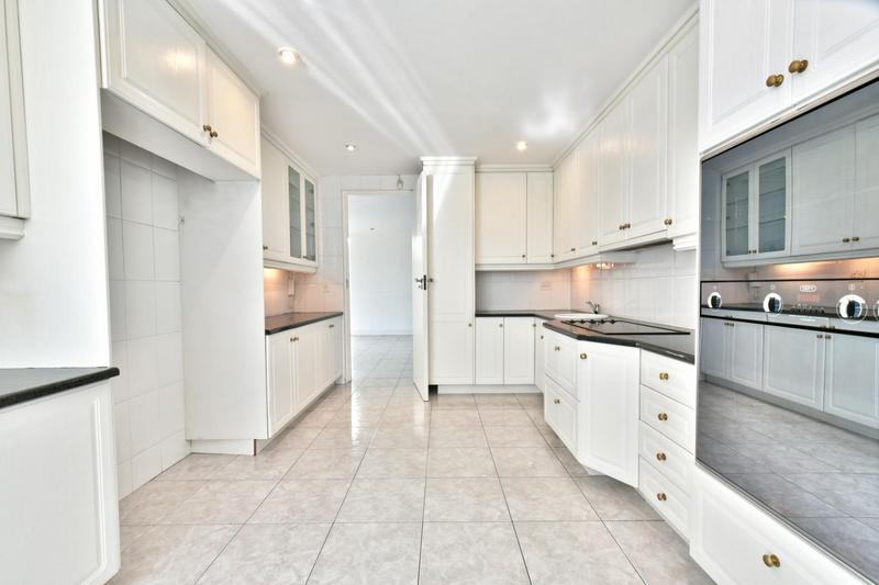 3 Bedroom Property for Sale in Sandhurst Gauteng