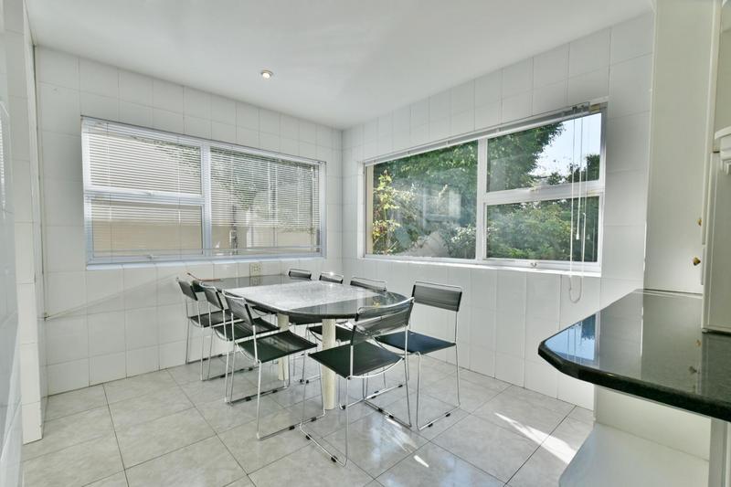 3 Bedroom Property for Sale in Sandhurst Gauteng