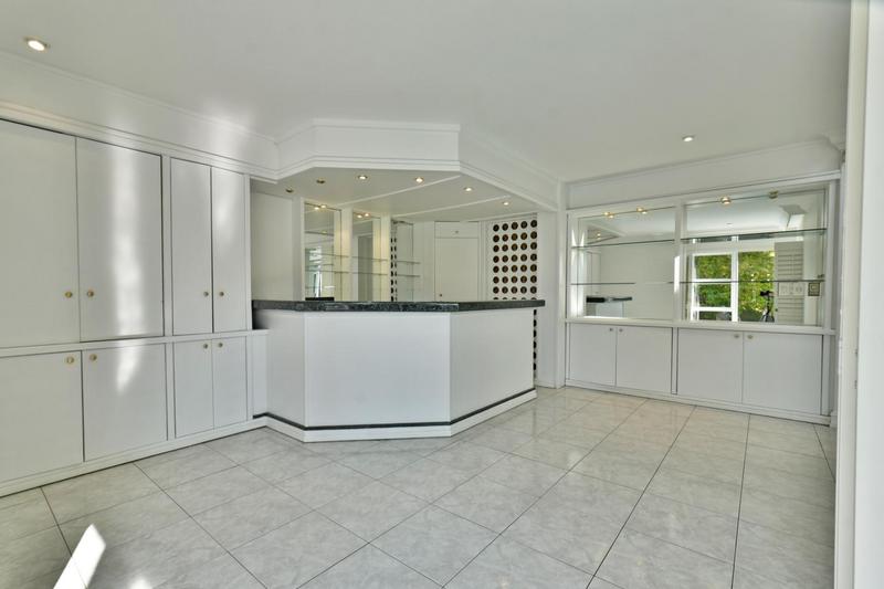 3 Bedroom Property for Sale in Sandhurst Gauteng