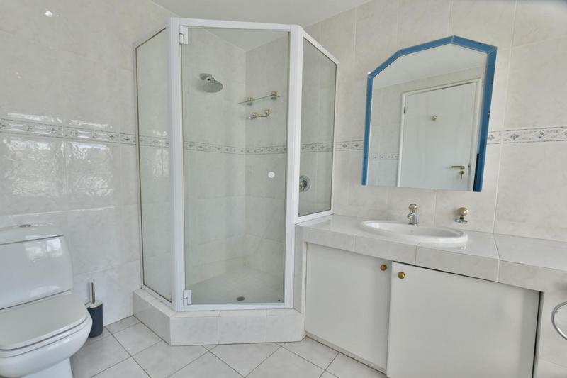 3 Bedroom Property for Sale in Sandhurst Gauteng