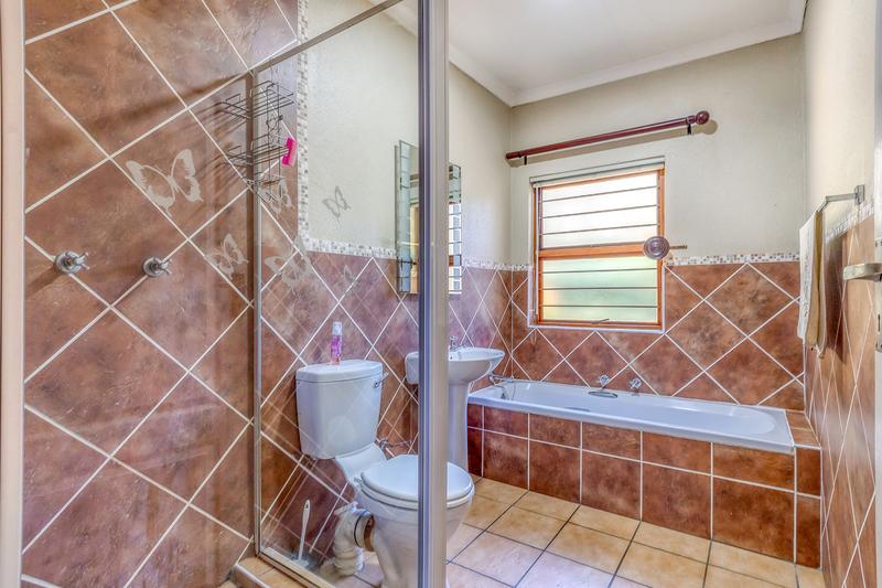 3 Bedroom Property for Sale in Pinehaven Gauteng
