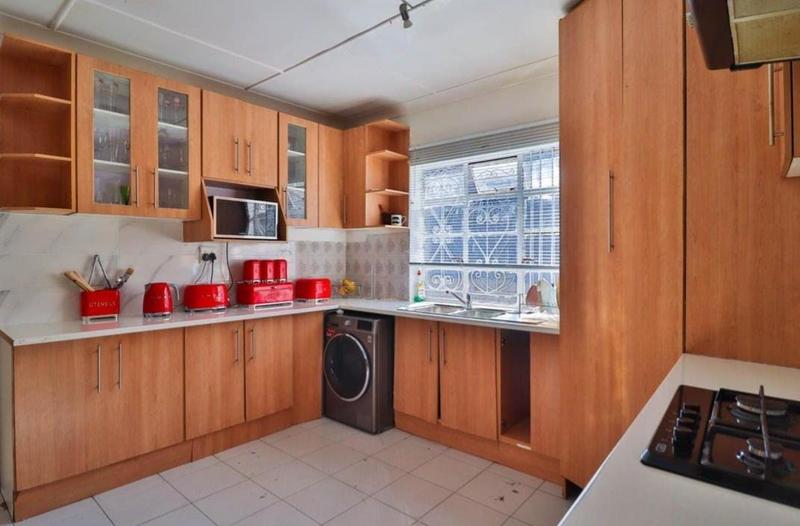 3 Bedroom Property for Sale in Kenilworth Gauteng