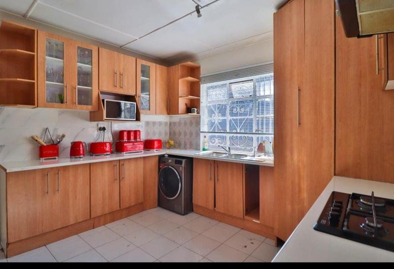 3 Bedroom Property for Sale in Kenilworth Gauteng