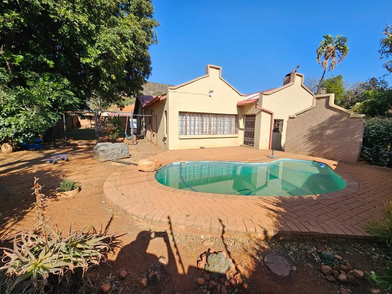 5 Bedroom Property for Sale in Annlin Gauteng