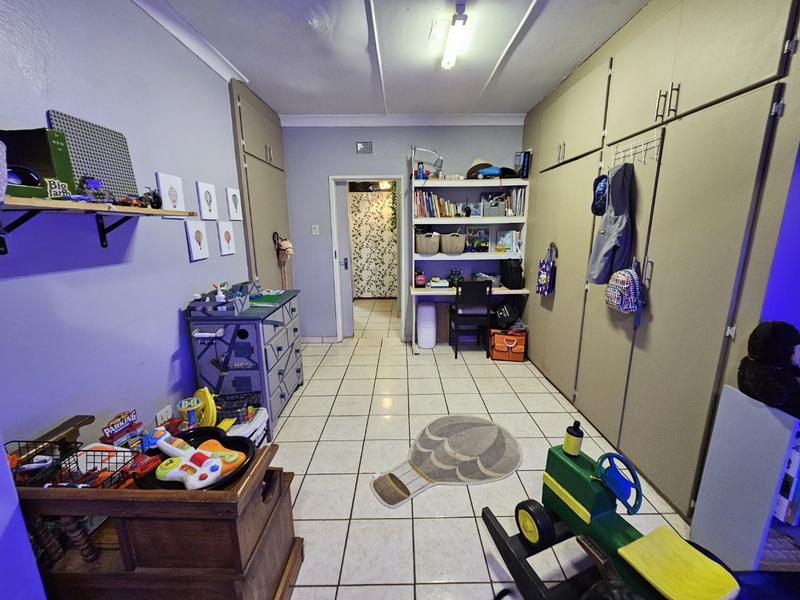 5 Bedroom Property for Sale in Annlin Gauteng