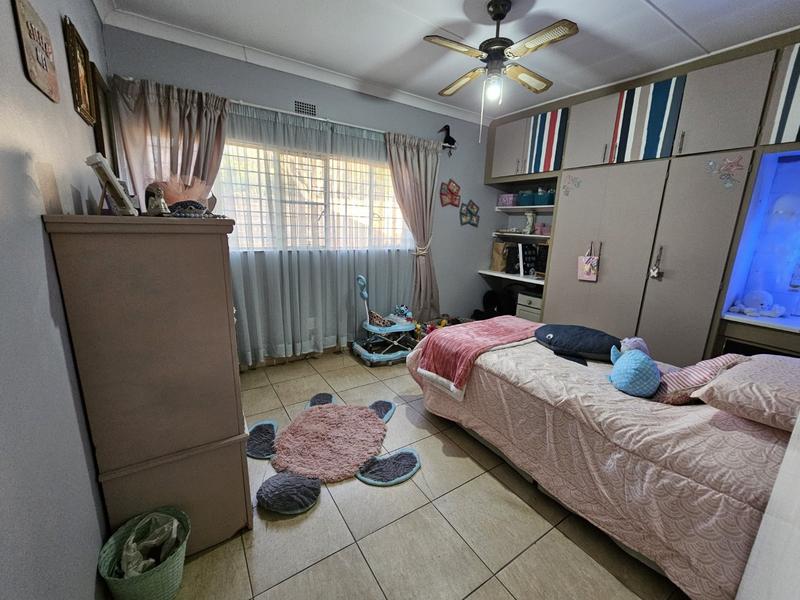 5 Bedroom Property for Sale in Annlin Gauteng