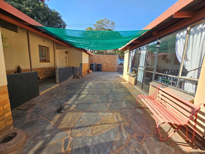 5 Bedroom Property for Sale in Annlin Gauteng