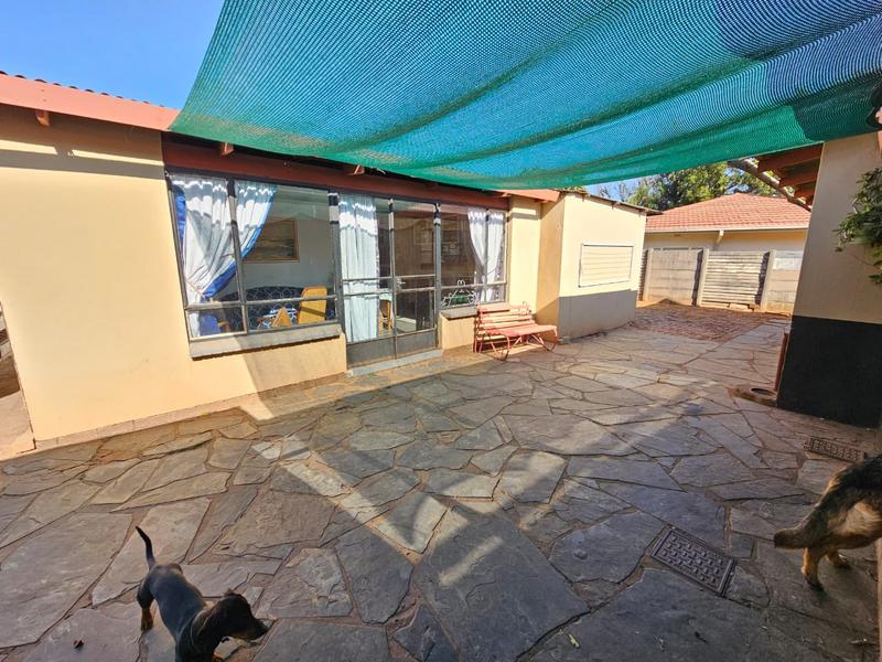 5 Bedroom Property for Sale in Annlin Gauteng