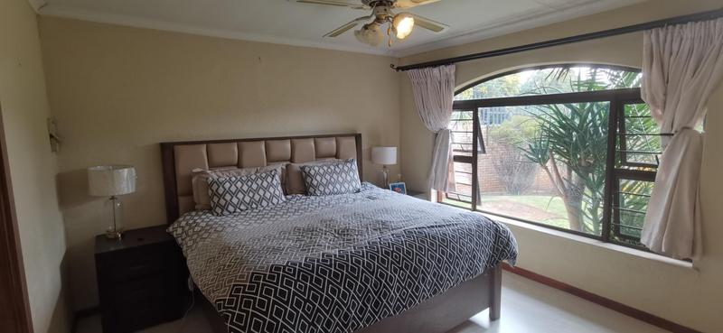 To Let 4 Bedroom Property for Rent in Strubensvallei Gauteng